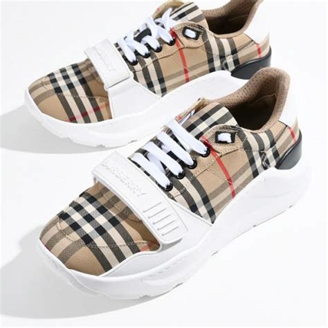 burberry 靴